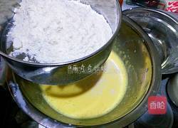 葡萄干纸杯戚风蛋糕的做法图解6