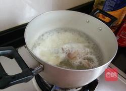 鹌鹑蛋炖平菇的做法图解4