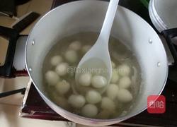 鹌鹑蛋炖平菇的做法图解5