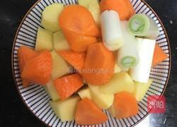 红酒焖牛腩的做法图解4