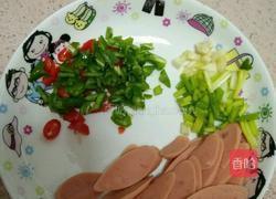 土豆片炒鸡蛋火腿的做法图解1