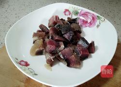 腊肉焖饭的做法图解1