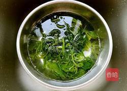 碎椒炝雪菜的做法图解1