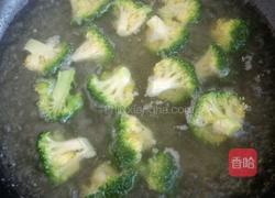 平菇炒西兰花的做法图解6