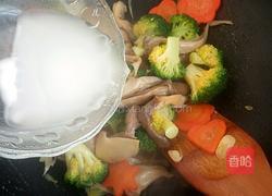 平菇炒西兰花的做法图解13