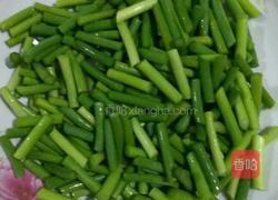 家常蒜苔肉片的做法图解2