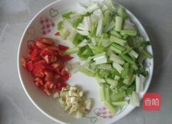 果仁炒芹菜的做法图解3