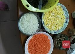 马蹄玉米红萝卜饺子的做法图解1