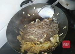 包菜炒粉条的做法图解7