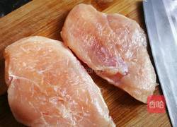 香煎鸡胸肉的做法图解1