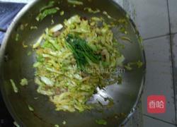甘蓝炒肉的做法图解5