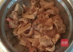 花菜红烧肉皮的做法图解1