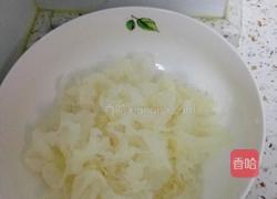 银耳红枣汤的做法图解3