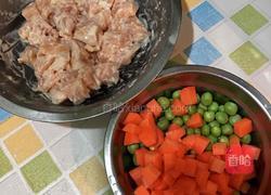 五彩鸡肉丁的做法图解2