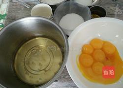 十寸戚风蛋糕的做法图解2