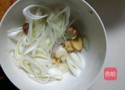 西兰花炒五花肉的做法图解4