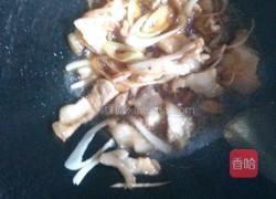 西兰花炒五花肉的做法图解6