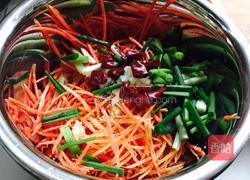 凉拌胡萝卜丝的做法图解9