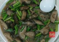 香菇蒜苔炖粉丝的做法图解4