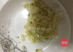 蒜香豆苗的做法图解2