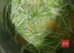 西葫芦鸡蛋饼的做法图解1