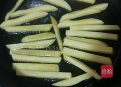 蒜苔炒薯条的做法图解2
