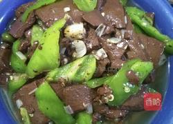 辣椒炒鸭血的做法图解3