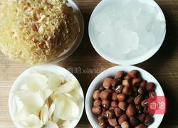 银耳百合红豆汤的做法图解1