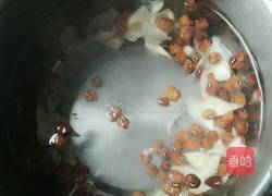 银耳百合红豆汤的做法图解4