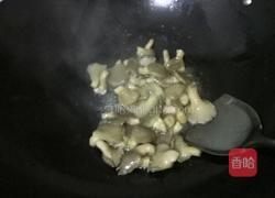 瘦肉炒秀珍菇的做法图解3