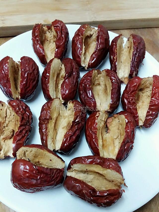 枣洗净去核