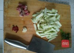 茄子炒肉的做法图解1