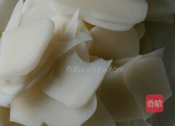 豆尖煮饵块的做法图解1