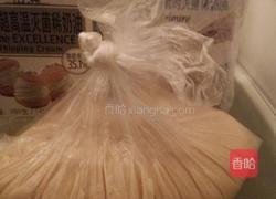 蛋黄白莲蓉月饼的做法图解4