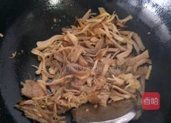 青椒炒腊鸡肉丝的做法图解7