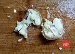 蒜香油麦菜的做法图解2