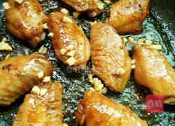 煎蒜香鸡翅的做法图解5