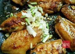煎蒜香鸡翅的做法图解6