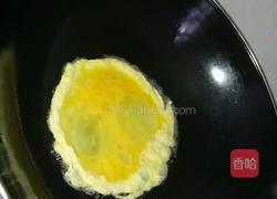 鸡蛋炒平菇的做法图解3