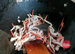 双色甘蓝炒肉丝的做法图解3
