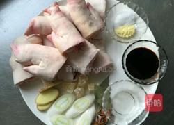 冰糖炖猪蹄的做法图解1