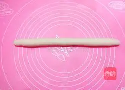 Illustration of how to make dumplings filled with fungus and egg stuffing 12