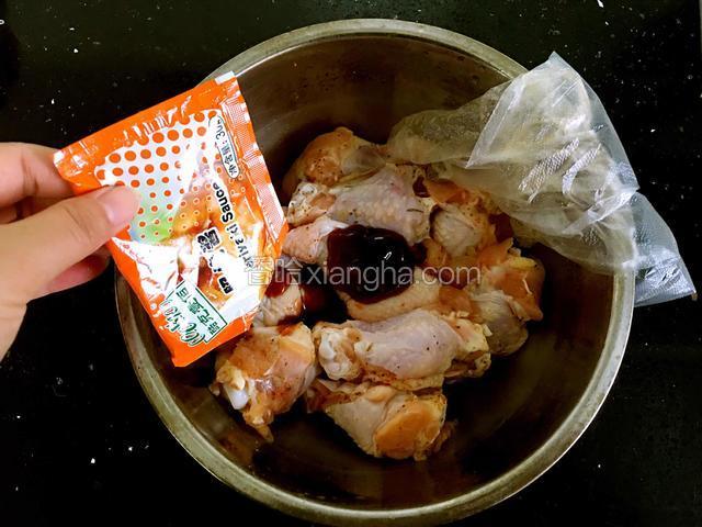 放入照烧汁。
