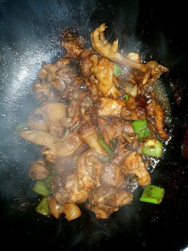 用小火煮至汁子浓稠，即可出锅