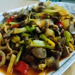 泡菜酸辣鸡杂的做法[图]