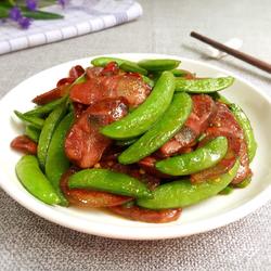 腊肠炒荷兰豆的做法[图]