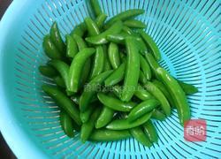 腊肠炒荷兰豆的做法图解4