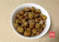 板栗莲藕肉丸的做法图解3