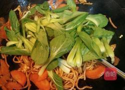 酸辣牛肉面的做法图解2