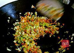 彩虹蔬菜炒饭的做法图解2